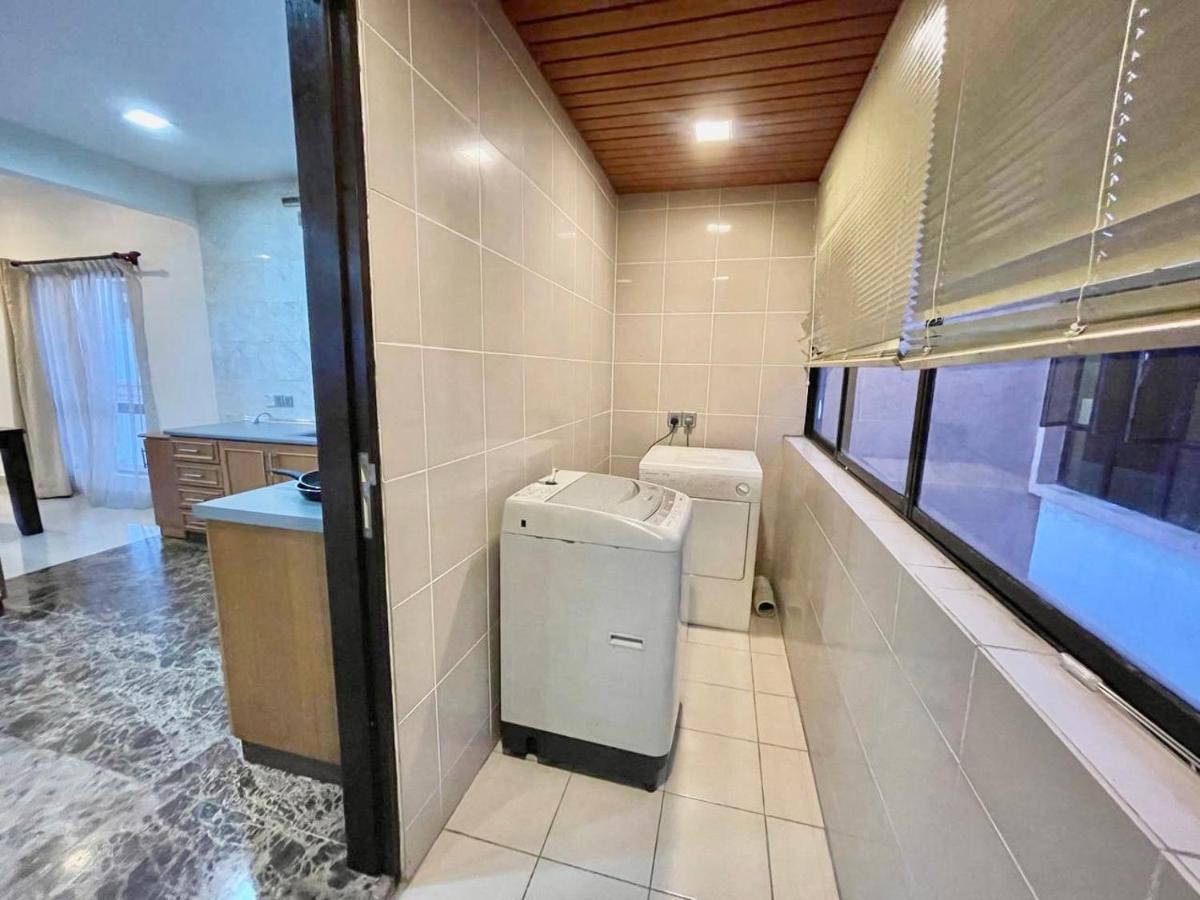 Penthouse Marina Court Vacation Home 4 Bedrooms Kota Kinabalu 14Pax Exterior foto